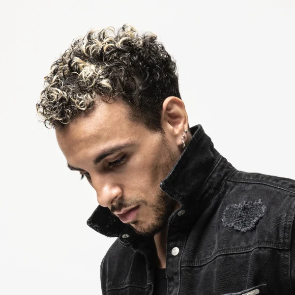 FAIS boeken voor de beste prijs bij Artist Capitol - Persfoto