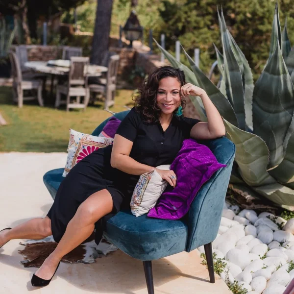 Nurlaila Karim boeken voor de beste prijs bij Artist Capitol - Persfoto